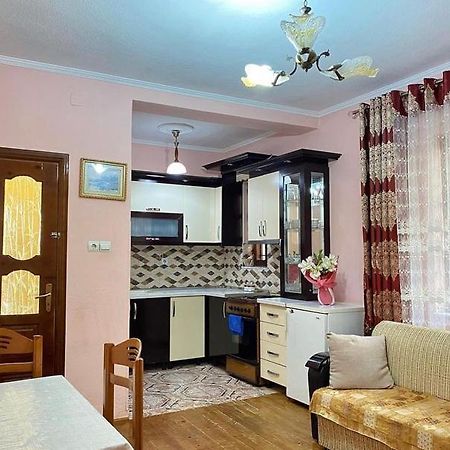 Roeli'S Guest House Pogradec Exterior foto
